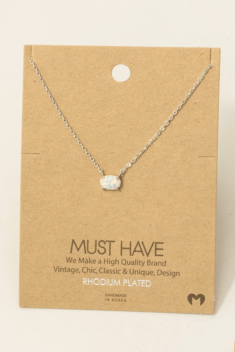 What style does the necklace display?
