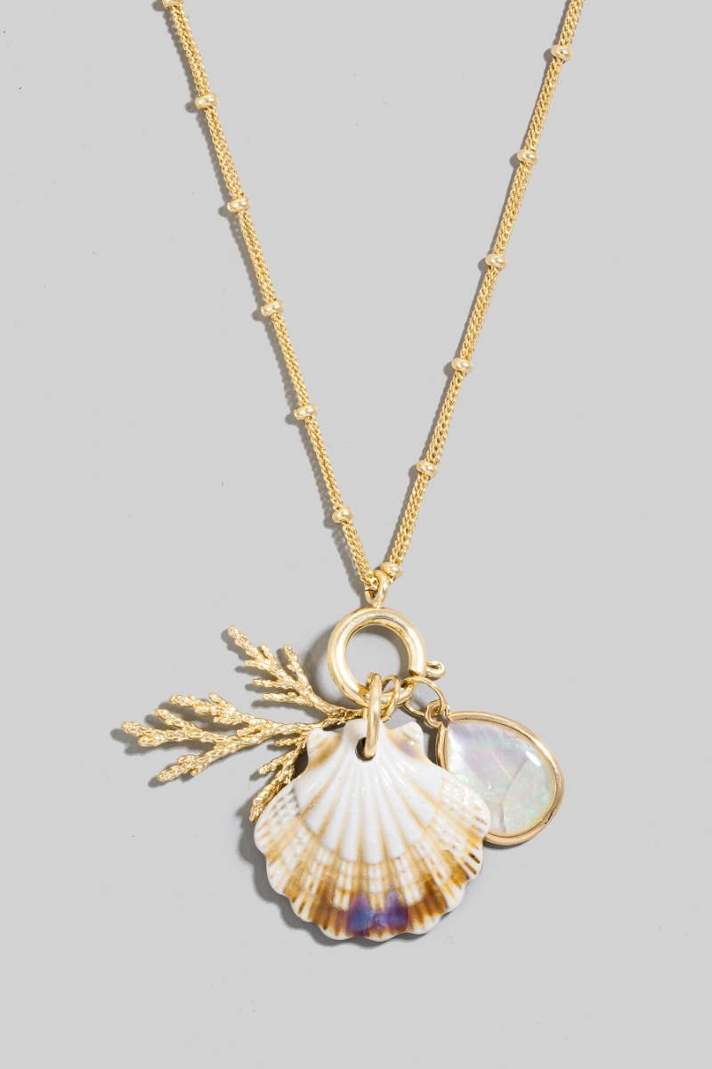 What is a necklace without a clasp called?