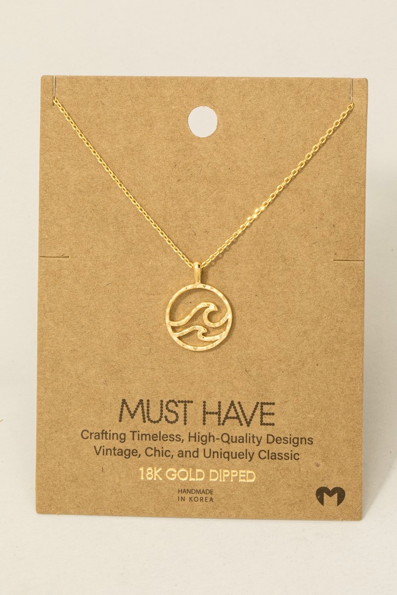 What is the history of pendant necklaces?