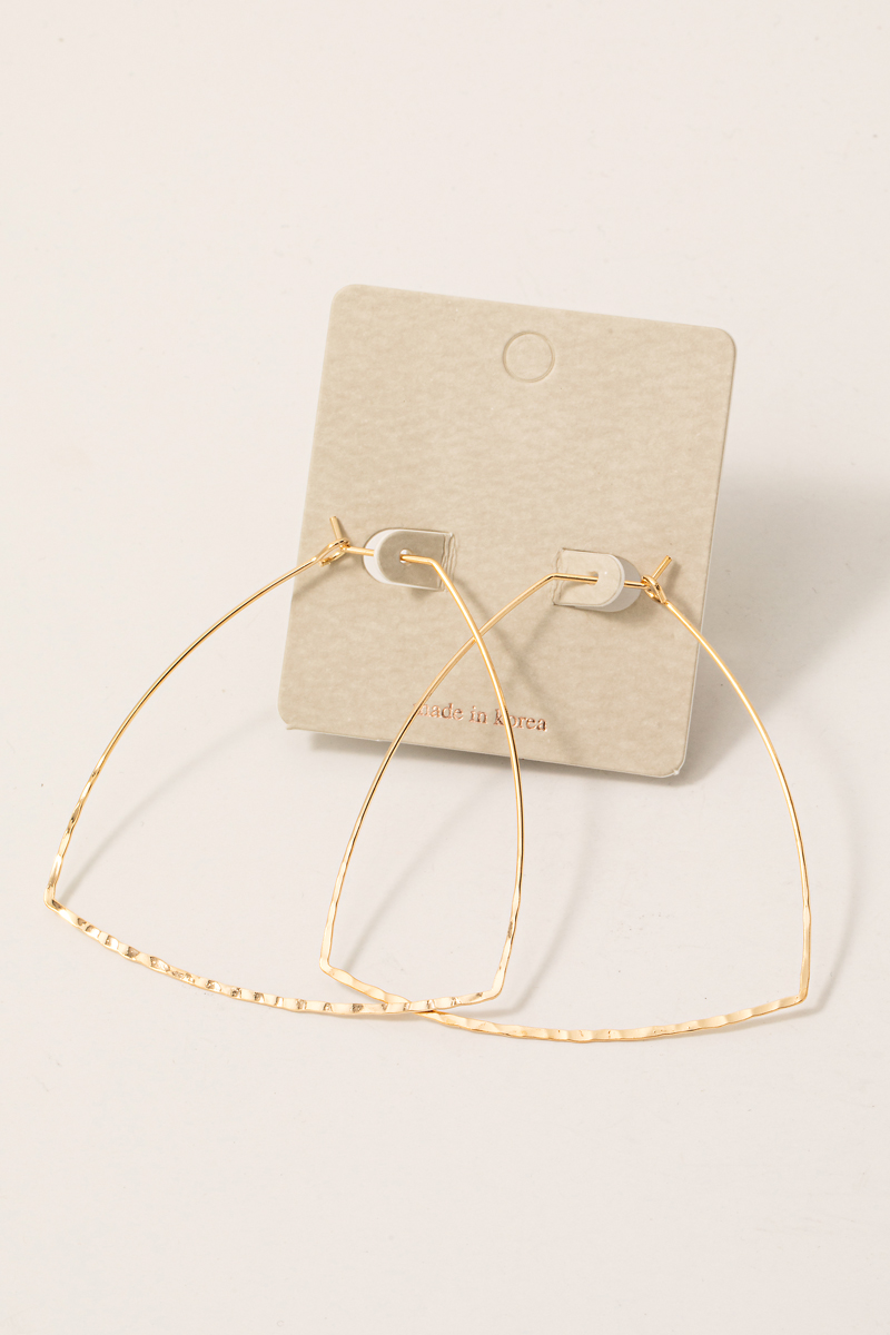 What style do the earrings have?