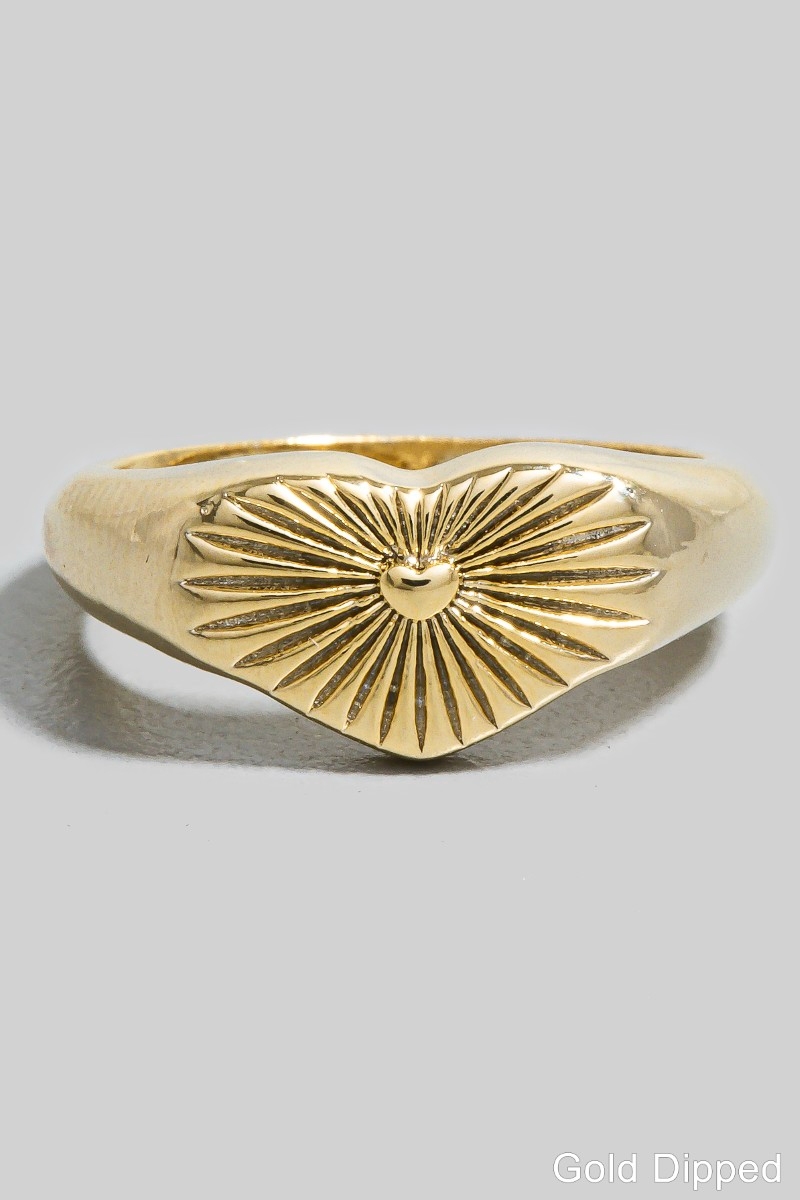 What size is the ring available in?