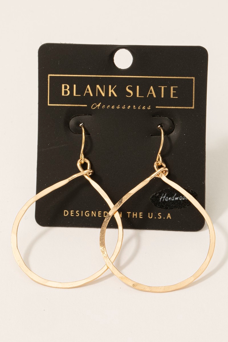 What style do the earrings feature?