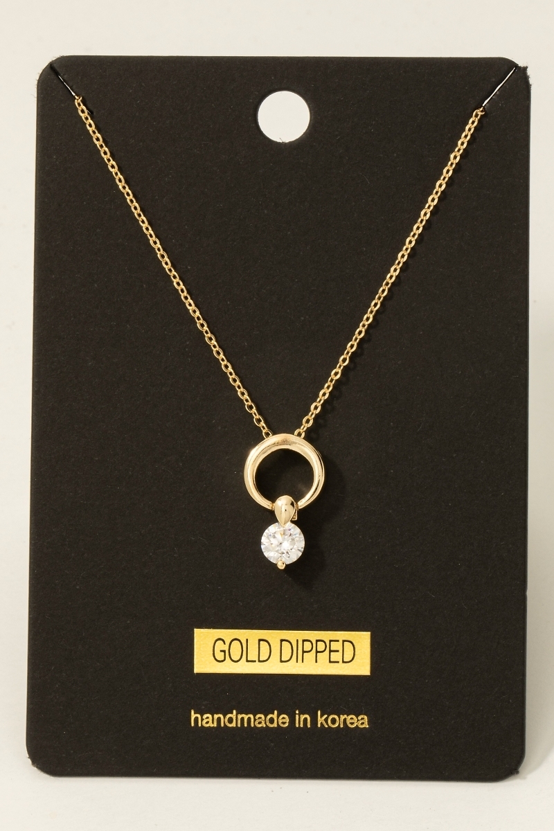What style does this necklace feature?