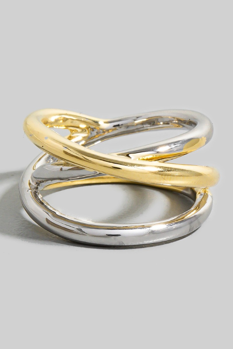 What style does the ring feature?