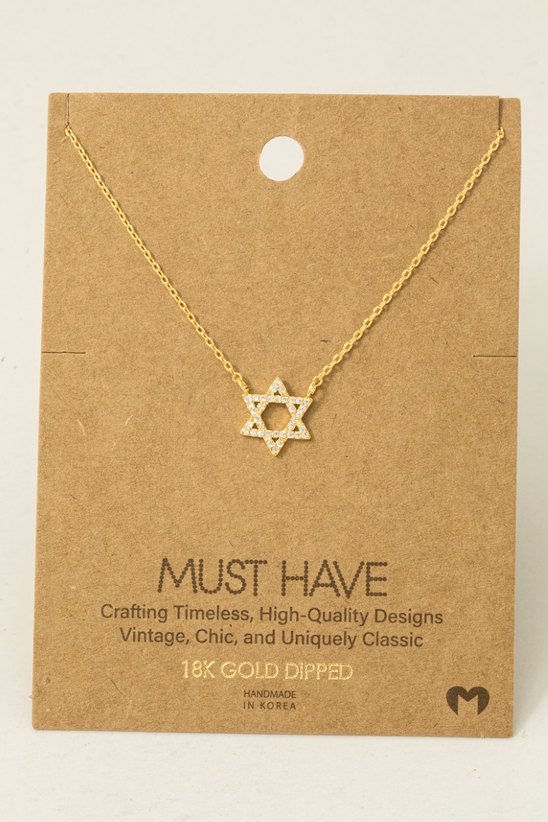 What is the style of the pendant on the necklace?